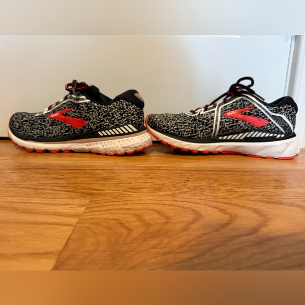 Brooks Adrenaline 20 Running Shoes, 8.5 - Picture 3 of 9